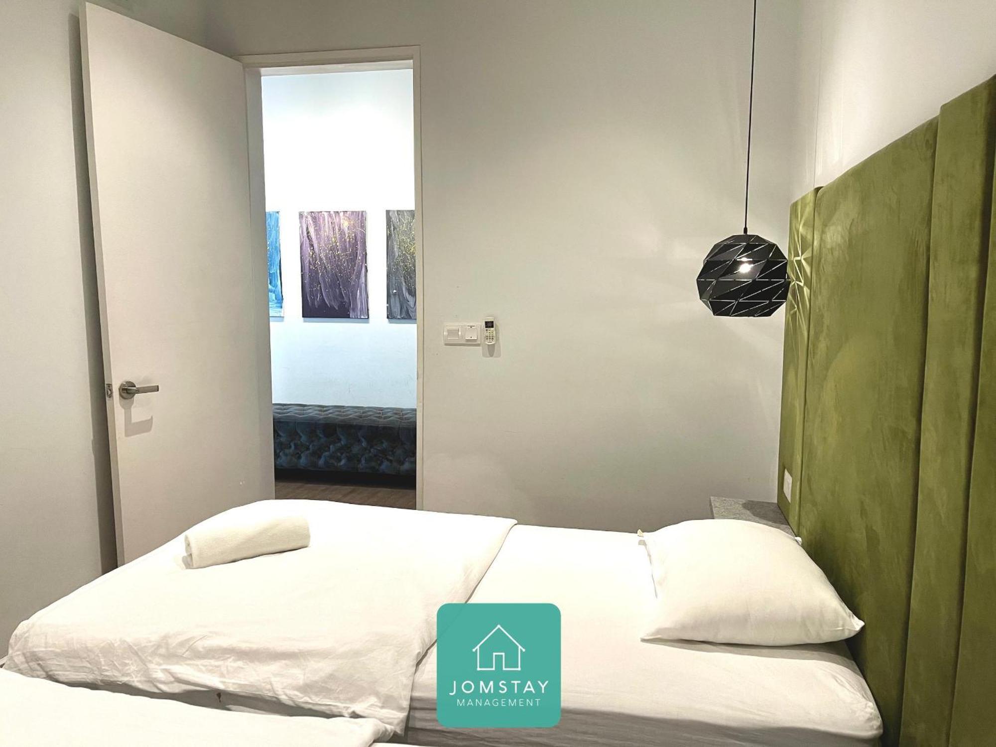 Jomstay Octagon Palm